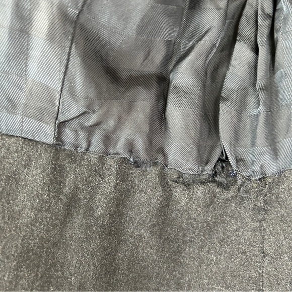 VINTAGE Burberry Gray Wool collared button down jacket - Picture 10 of 10